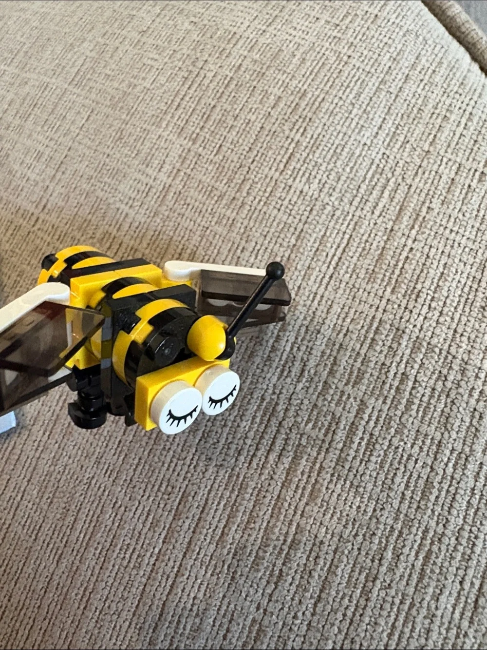 Lego bee mini build 40211